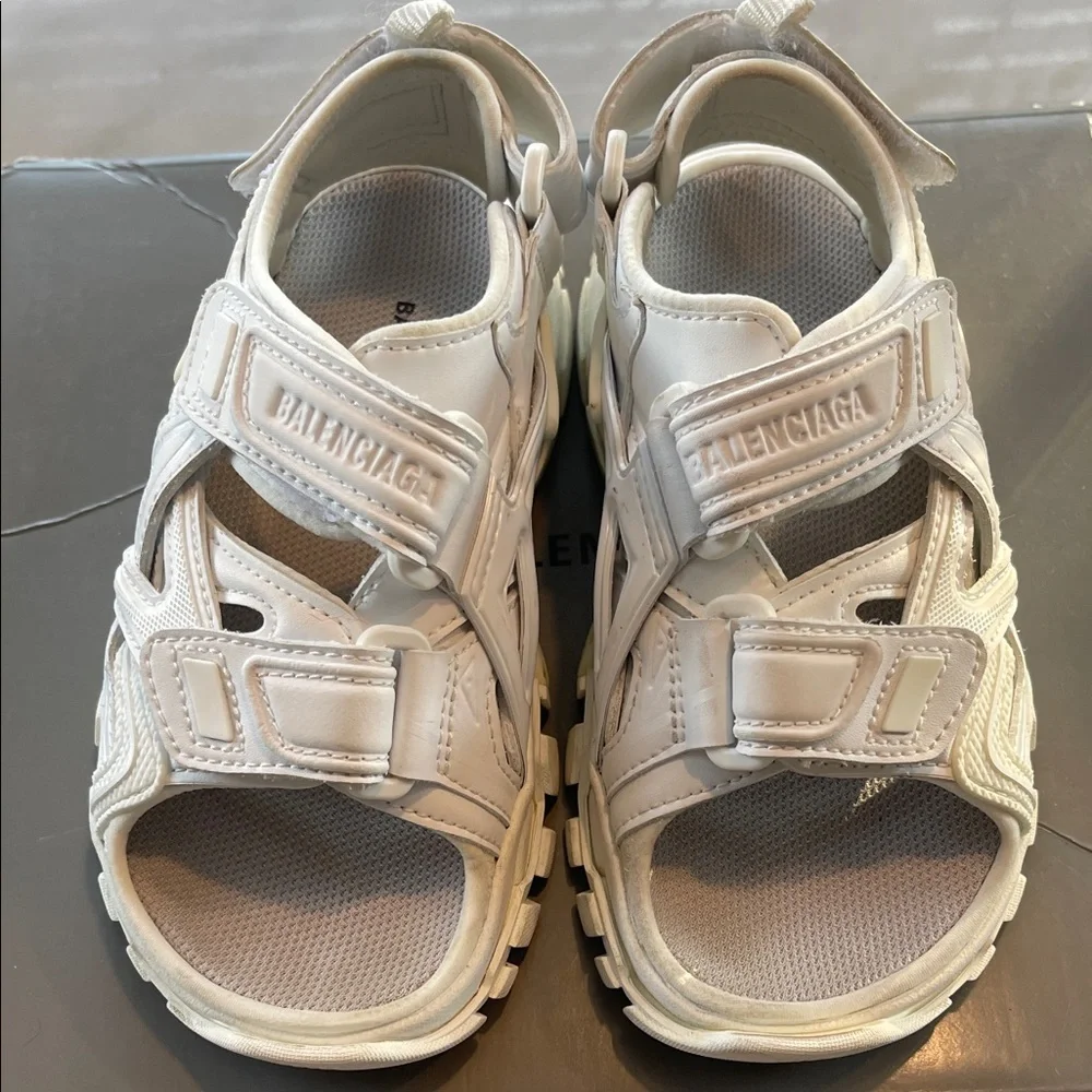 Balenciaga Kids Cream Sandals - Picture 2 of 7